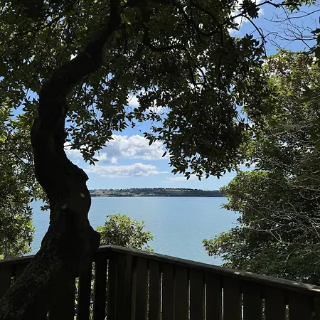 Harbour View Tree House Шале Ков