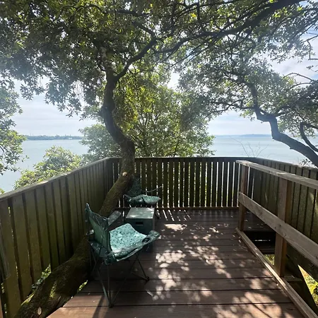 Harbour View Tree House Шале Ков