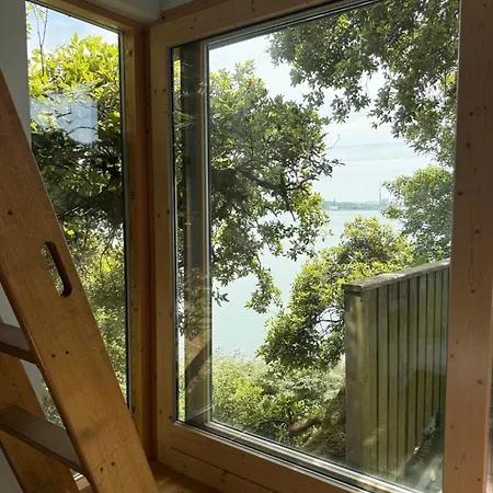 Шале Harbour View Tree House *